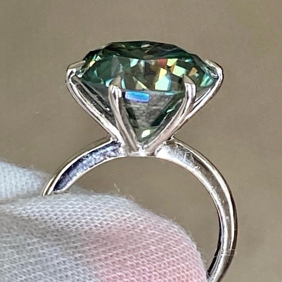 💥 Fabulous 14 CTs 💥 Bluish Diamond Solitaire  ring 💥 - Picture 6 of 16